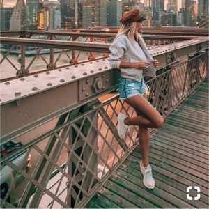 Meet your Posher, Danisa